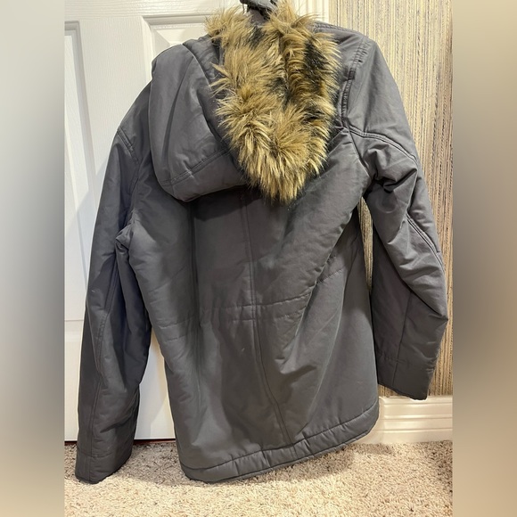 Youth 15/16 Abercrombie Kids Parka with faux fur. - Picture 3 of 3